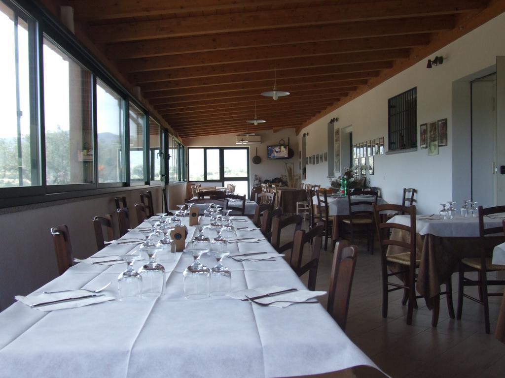 Agriturismo Locoe Oliena Eksteriør bilde